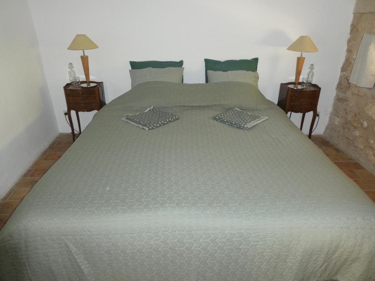 Le Jas Des Aiguiers Hotel Saint-Saturnin-d'Apt Eksteriør billede